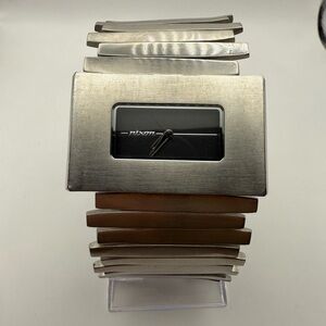 Vintage Women's Nixon Mazzy Watch Silver Chrome Slip On (New Battery) Stainless